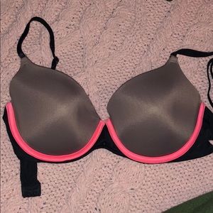 Super cute PINK bra! ✨
